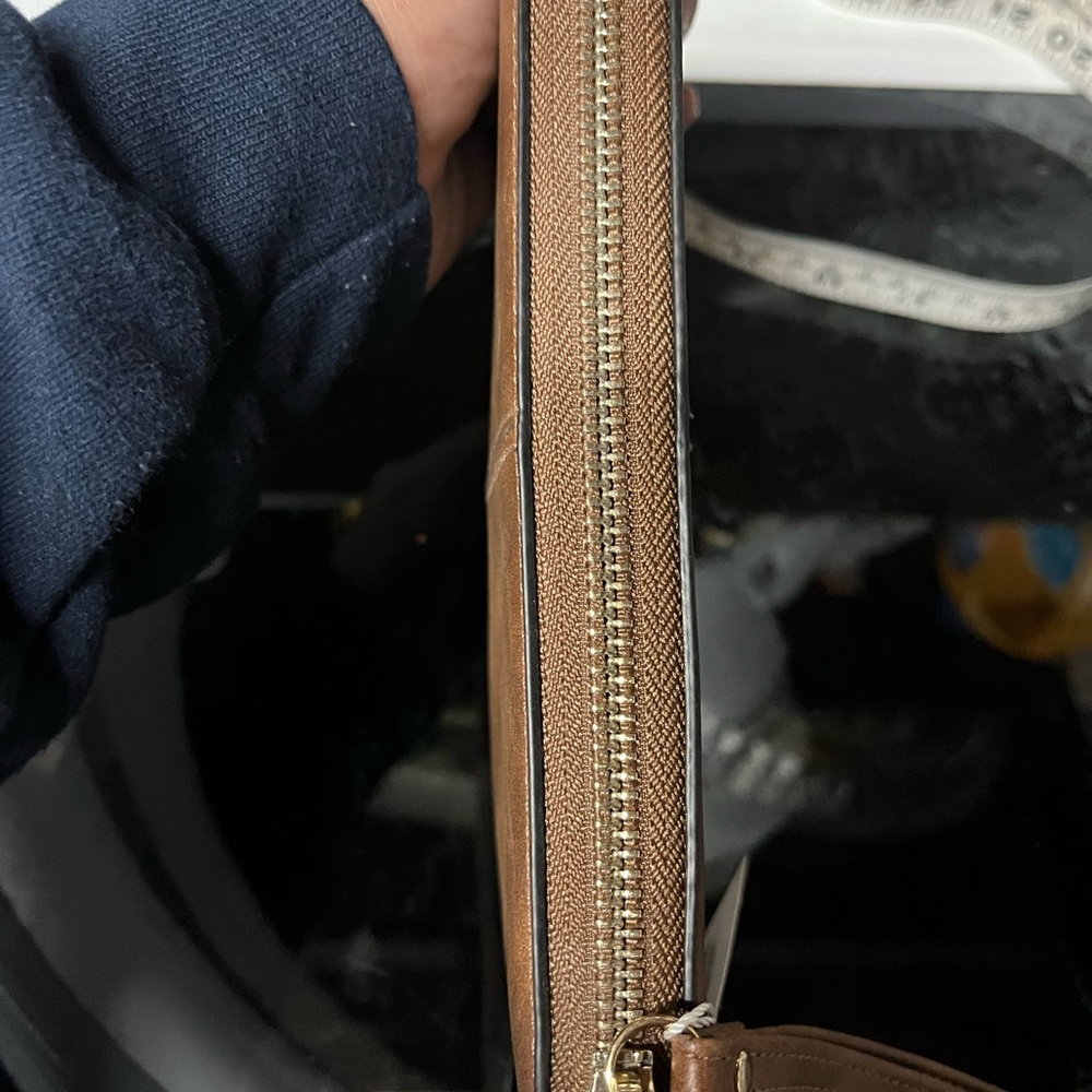 Classic Brown Leather Women's Wallet - Picture 3 of 6